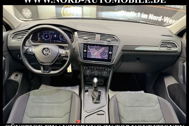 Volkswagen Tiguan Tiguan 2.0 TDI R-Line DSG Navi*LED*AHK*Dig.Cockp