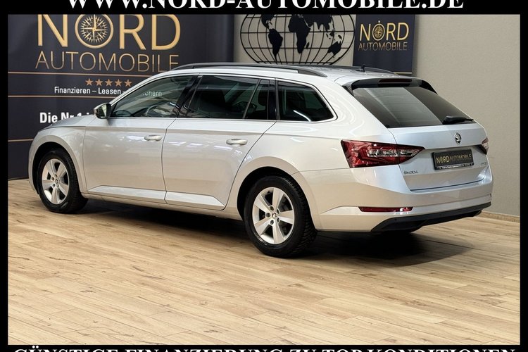 Skoda Superb Superb Combi Ambition 1.6 TDI Navi*Bi-Xenon*PDC*