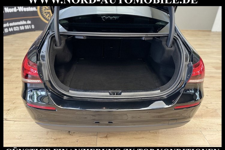 Mercedes-Benz A 180 A 180 d 7G-DCT Teilleder*Navi*LED*Kamera*