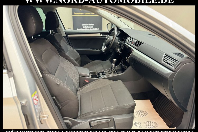 Skoda Superb Superb Combi Ambition 1.6 TDI Navi*Bi-Xenon*PDC*