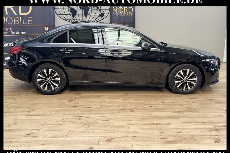 Mercedes-Benz A 180 A 180 d 7G-DCT Teilleder*Navi*LED*Kamera*