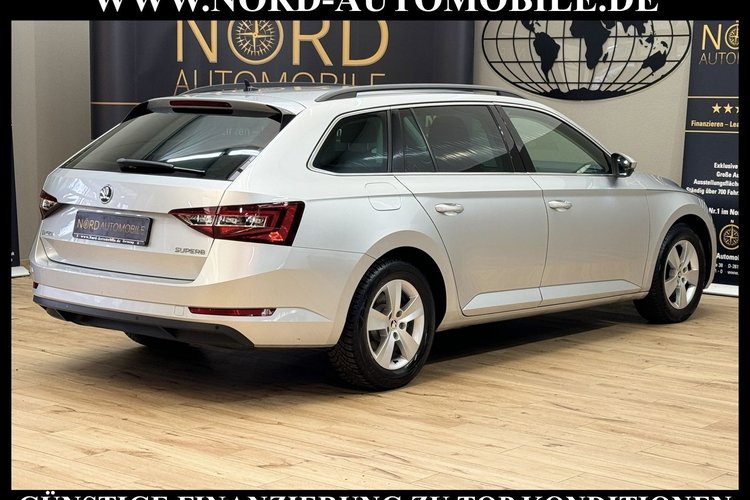 Skoda Superb Superb Combi Ambition 1.6 TDI Navi*Bi-Xenon*PDC*