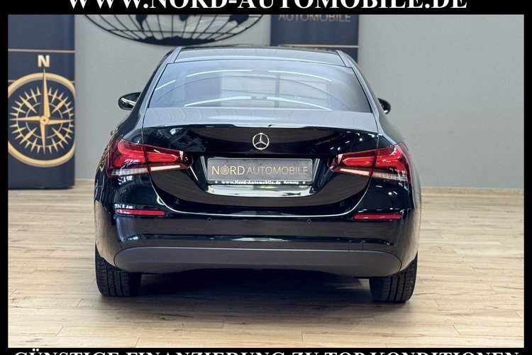 Mercedes-Benz A 180 A 180 d 7G-DCT Teilleder*Navi*LED*Kamera*