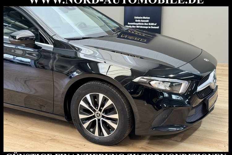 Mercedes-Benz A 180 A 180 d 7G-DCT Teilleder*Navi*LED*Kamera*