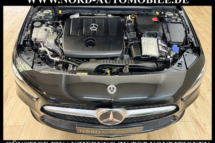 Mercedes-Benz A 180 A 180 d 7G-DCT Teilleder*Navi*LED*Kamera*