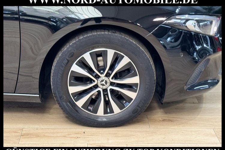 Mercedes-Benz A 180 A 180 d 7G-DCT Teilleder*Navi*LED*Kamera*