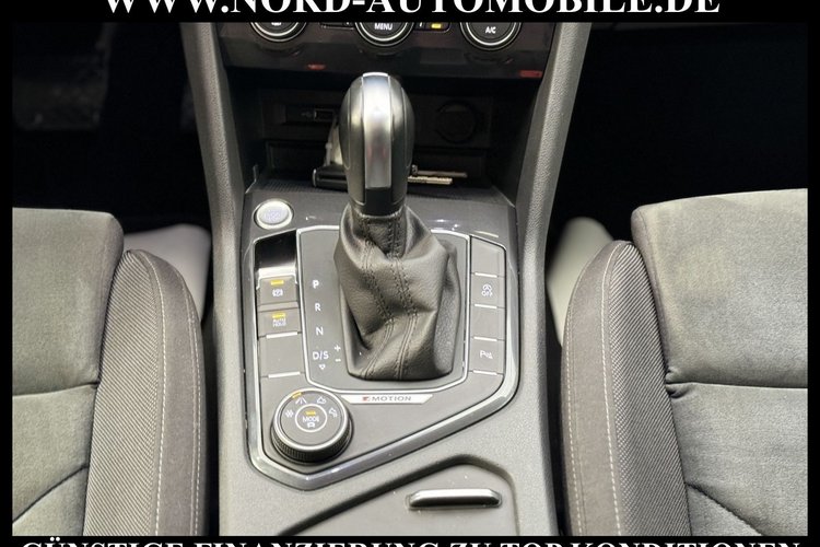 Volkswagen Tiguan Allspace Tiguan Allspace R-Line 4MOT 2.0 TDI BMT AHK*Dig.