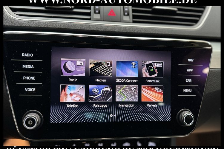 Skoda Superb Superb Combi Ambition 1.6 TDI Navi*Bi-Xenon*PDC*