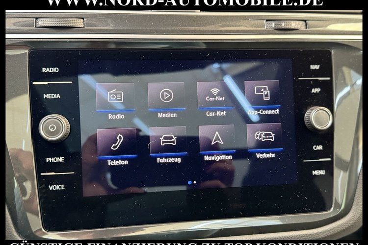 Volkswagen Tiguan Tiguan 2.0 TDI R-Line DSG Navi*LED*AHK*Dig.Cockp