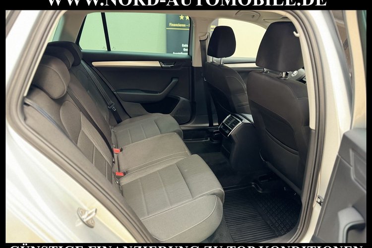 Skoda Superb Superb Combi Ambition 1.6 TDI Navi*Bi-Xenon*PDC*