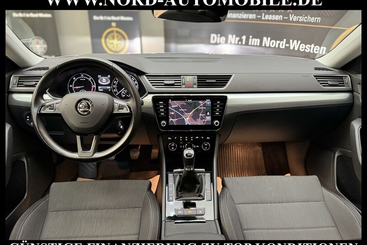 Skoda Superb Superb Combi Ambition 1.6 TDI Navi*Bi-Xenon*PDC*