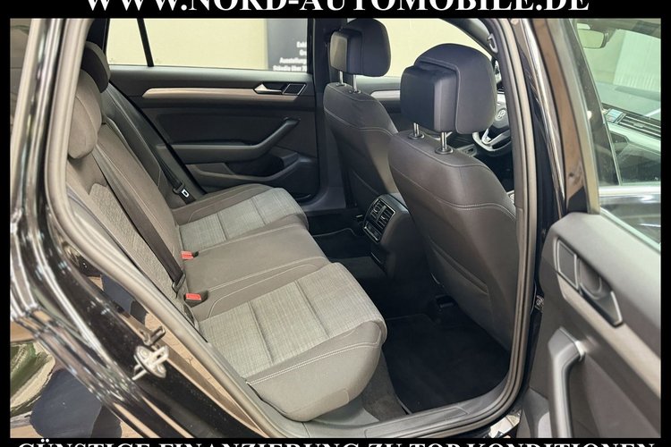 Volkswagen Passat Variant Passat Variant R-Line 1.5 TSI DSG Kamera*Navi*17