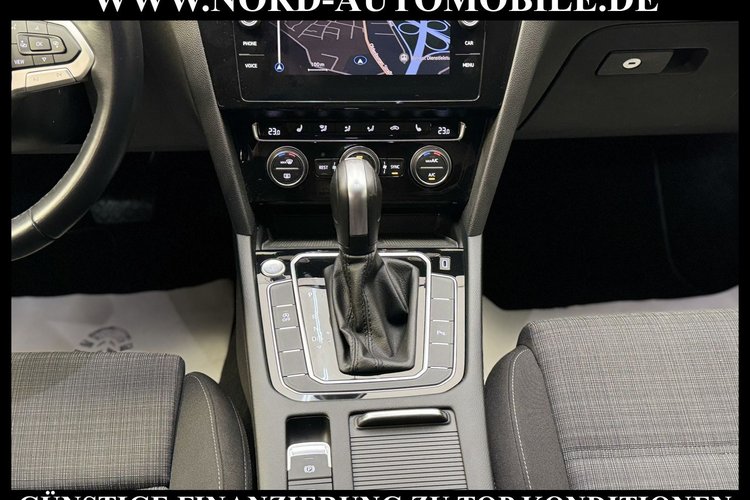 Volkswagen Passat Variant Passat Variant R-Line 1.5 TSI DSG Kamera*Navi*17