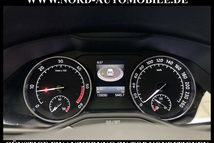 Skoda Superb Superb Combi Ambition 1.6 TDI Navi*Bi-Xenon*PDC*