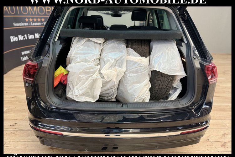 Volkswagen Tiguan Tiguan 2.0 TDI R-Line DSG Navi*LED*AHK*Dig.Cockp